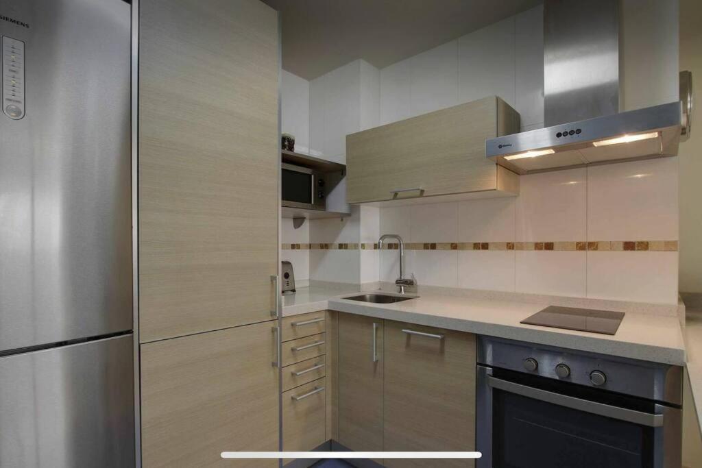 マラガPacifico P4 - Bonito Apartamento Con Piscina & Parking, Playa A 100 Metrosアパートメント エクステリア 写真